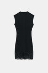 ROBE EN DENTELLE SCULPTANTE